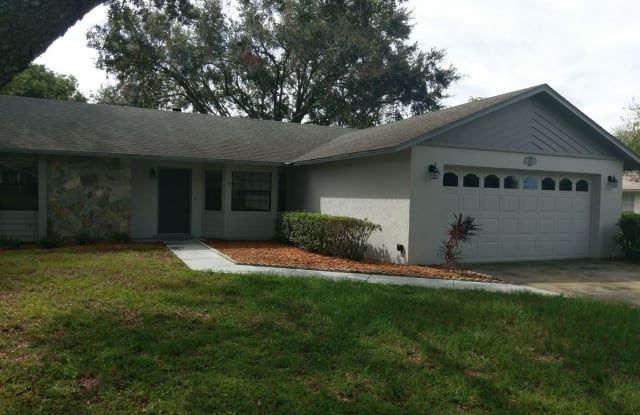 402 Blueberry Dr - 402 Blueberry Drive, Eustis, FL 32726