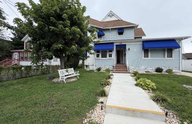 368 Carr Avenue Gallery 1