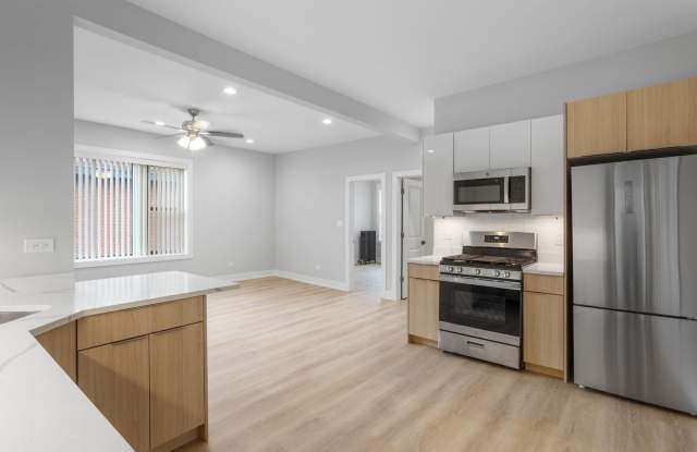 7427 N Clark St photos photos