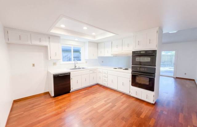 6802 Havenhurst Dr Gallery 2