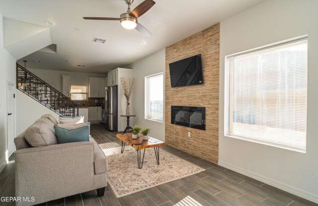 6315 Escondido Drive Gallery 4