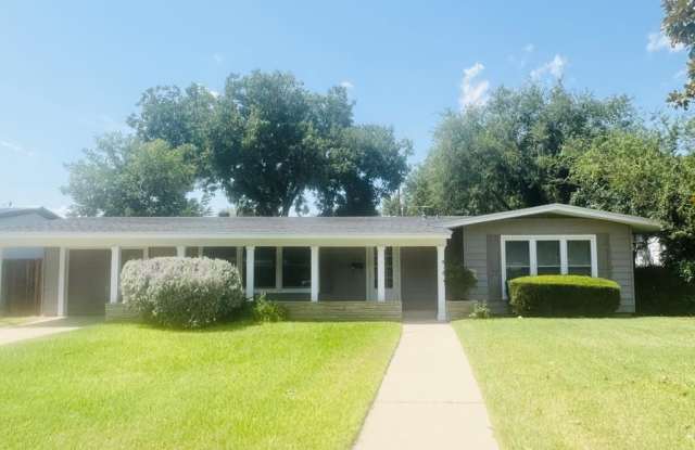 2640 Colorado Ave photos photos