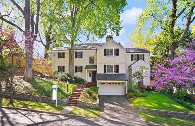 Stately 6BR/7BA Brick Colonial on Fenced 0.2-Acre Lot | Kent, NW DC Gallery 1