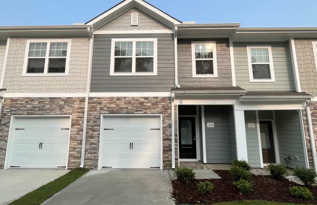 Stunning 3BD, 2.5BA Raleigh Townhome in a Prime Location with Easy Access to Shopping and Dining photos photos