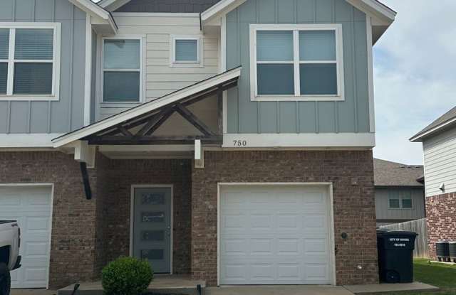 3 bedroom, 2.5 bathroom, 1 car garage photos photos