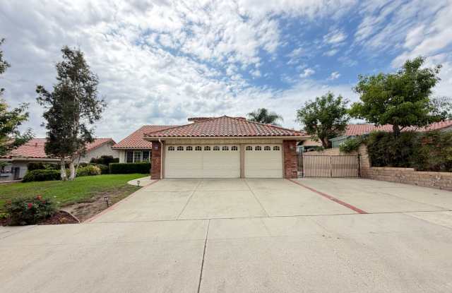 Large 5 bedroom, 2.5 bath home with RV parking photos photos Large 5 bedroom, 2.5 bath home with RV parking photos photos