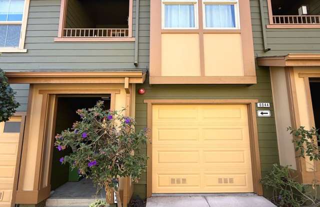 NEW CONSTRUCTION HUGE 1800sf 3BR/3BA 2GR Caballo Hills Townhome Western Views AVAIL NOW - 6044 Old Quarry Loop, Oakland, CA 94605