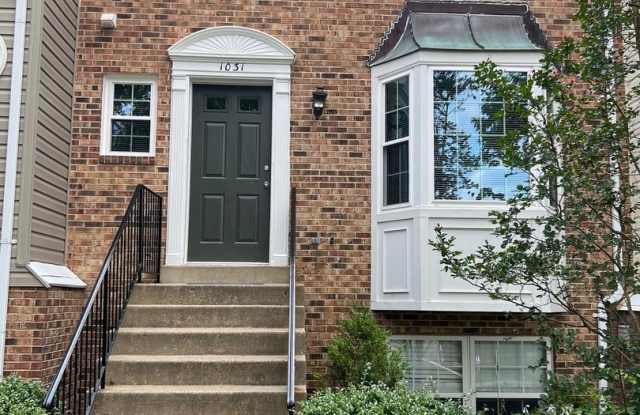 1031 Murdoch Court - 1 photos photos