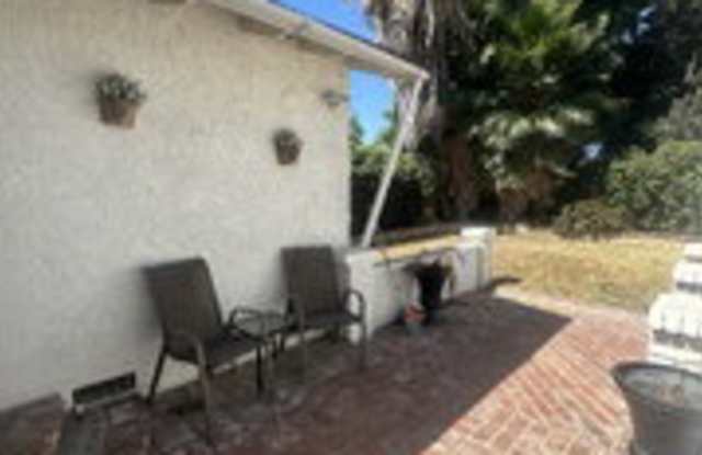 7359 Amestoy Avenue Gallery 2