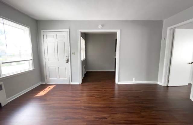 Cozy 1 bedroom, Close to Campus Gallery 2