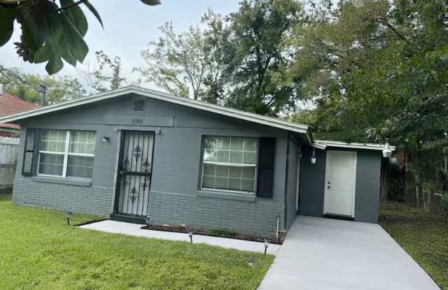 MOVE-IN SPECIAL! $500 Deposit + $500 First Month’s Rent! Gallery 1