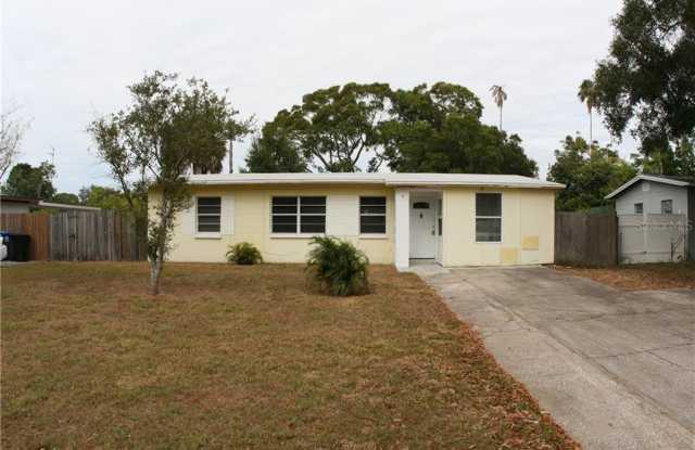 6371 37TH AVENUE N - 6371 37th Avenue North, St. Petersburg, FL 33710