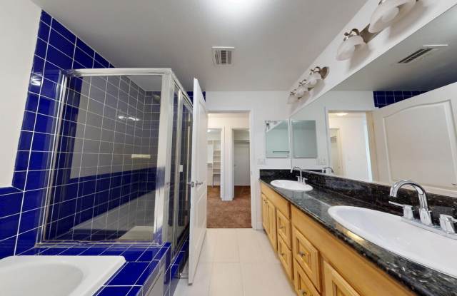 11622 Oxnard Street photos photos