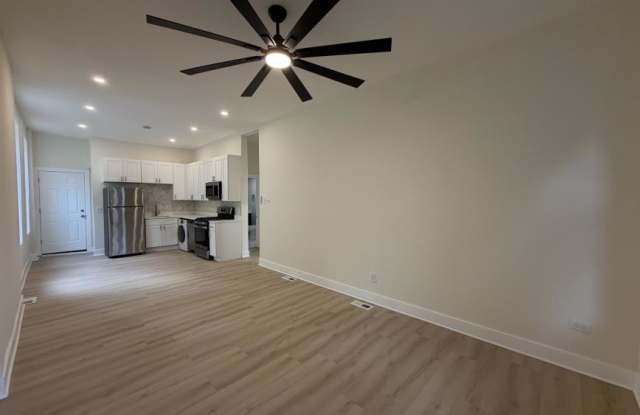 1322 W Ohio Gallery 1