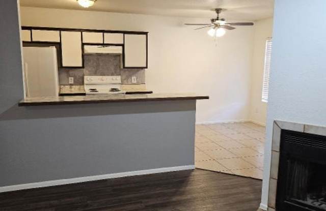 1716 W Wood Bridge Ct Gallery 4