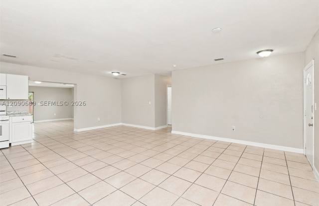 3951 NW 173rd Ter Gallery 4