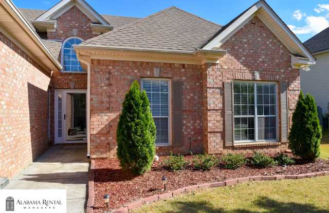 DEPOSIT PENDING! Home in Forest Lakes Available for Rent! Available to View with a 48 Hour Notice! Gallery 3