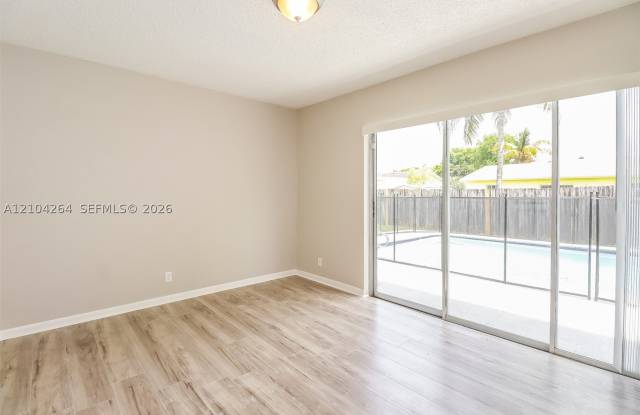 7701 SW 7th Ct Gallery 4