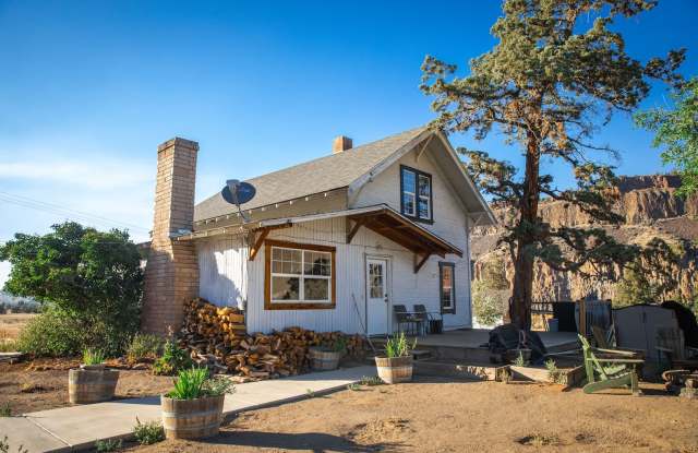 Historic Farmhouse in Crooked River Ranch Available! photos photos Historic Farmhouse in Crooked River Ranch Available! photos photos