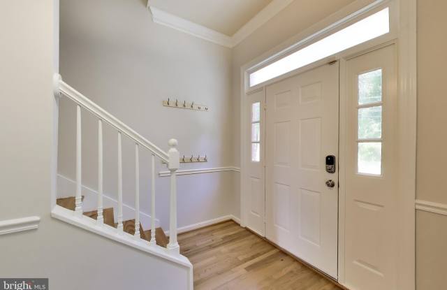 11906 CLARIDGE Road Gallery 3
