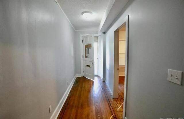 389 Orchard Gallery 2