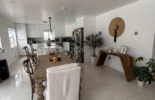 11959 SW 269th Ter Gallery 4