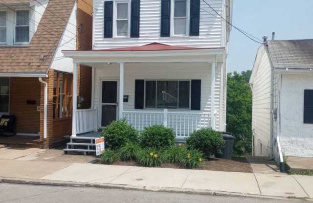 Large House with A/C, deck, updated kitchen, laundry, pet friendly photos photos