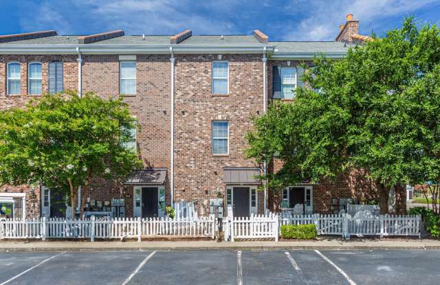 Located just Steps from Shopping, Dining, & Entertainment in The Market Common photos photos