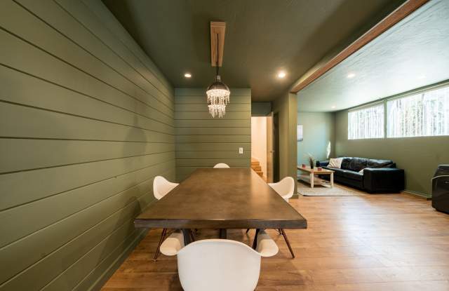2637 1/2 C st Gallery 2