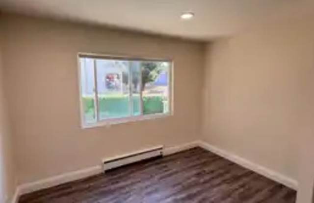 532 Bancroft Gallery 4