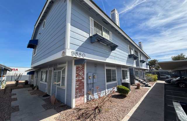 Charming 2Bed/1Bath 2nd Floor Condo located in Duck Creek Village photos photos