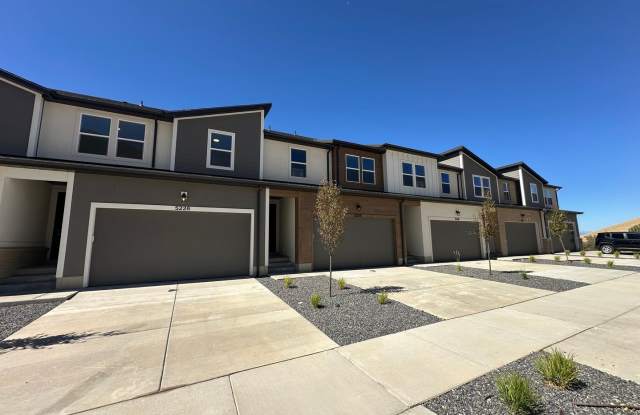 New 3 Bed 2.5 Bath Townhomes for Rent at Harmony Ridge - Mapleton Gallery 4