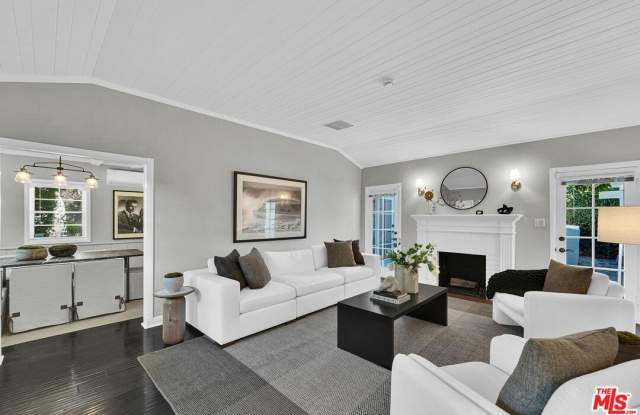 560 N CROFT Ave photos photos