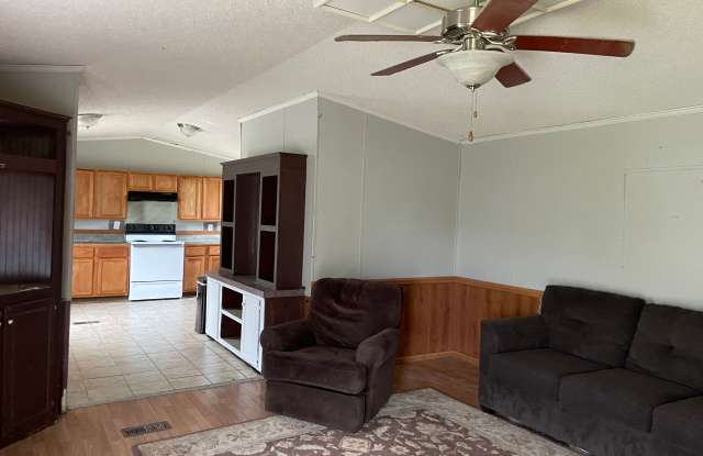 Country Living with Spacious Front and Backyard!! photos photos