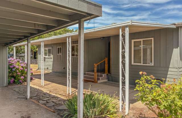 Salem 2 Bedroom Home Available Now ! Gallery 3