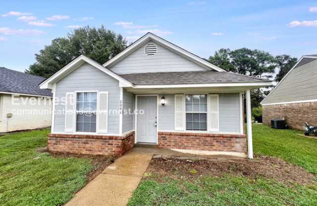 2088 East Parkway Street - 2088 East Parkway Street, Hernando, MS 38632