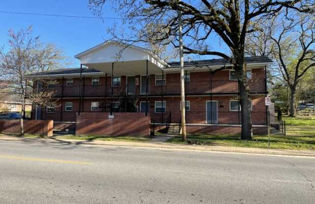 2100 Kavanaugh Boulevard Gallery 1