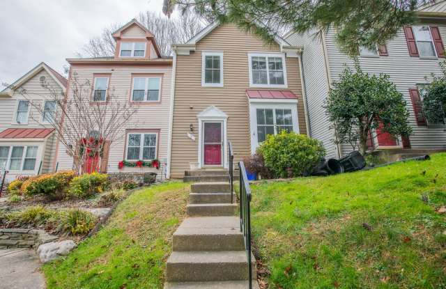 Lovely 3 BR/2 Full BA  2 Half BA Townhome in Germantown! - 9 Waterside Court, Germantown, MD 20874