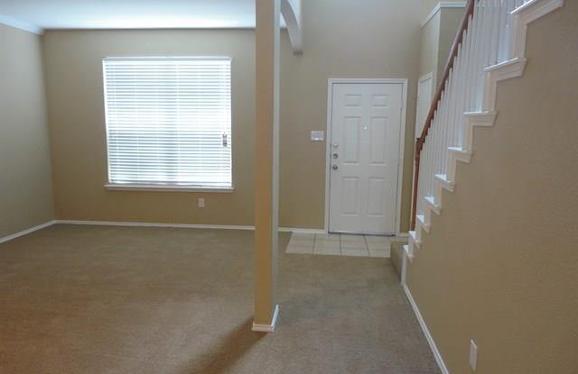 7036 Lindentree Lane Gallery 2