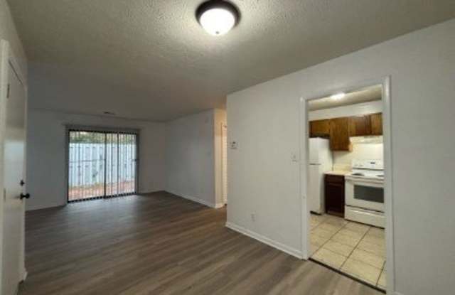 759 Hedgelawn Way Gallery 4
