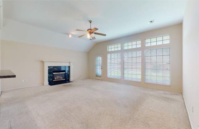 7604 Sandlewood Drive Gallery 2