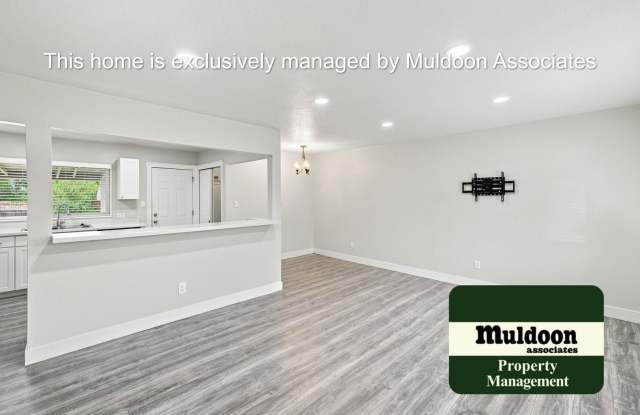 Beautifully Remodeled Centrally located bungalow Gallery 4