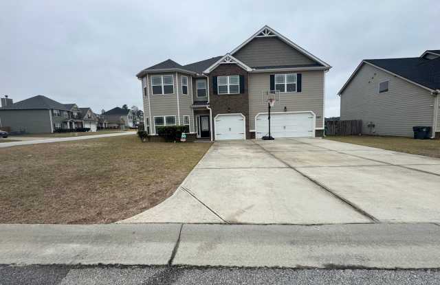 Available Now! Spacious 5 Bedroom in Grovetown! - 1044 Vine Lane, Grovetown, GA 30813