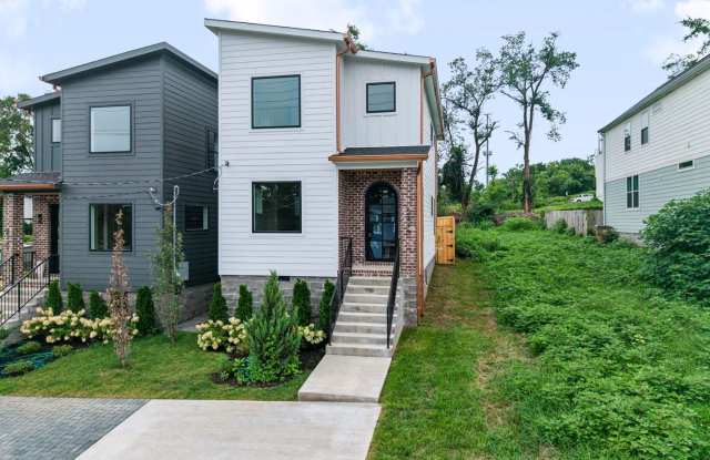 Modern Living & Downtown Skyline Views! Gallery 4