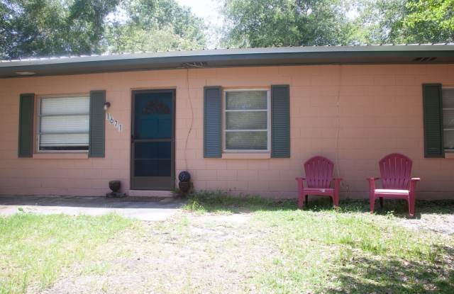 **Move-In Ready 3BR/1BA Block Home with Fully Renovated Bathroom** Gallery 4