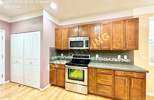 Beautiful 3 Beds, 2.5 Baths, home! Gallery 3