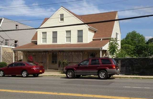 829 W Boston Post Road unit: 3 photos photos