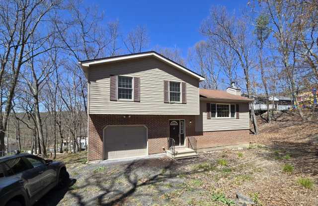 2210 Exeter Court photos photos