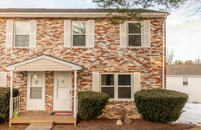 Charming Townhouse Near Campus - 216 Pheasant Run Drive, Blacksburg, VA 24060 Charming Townhouse Near Campus - 216 Pheasant Run Drive, Blacksburg, VA 24060