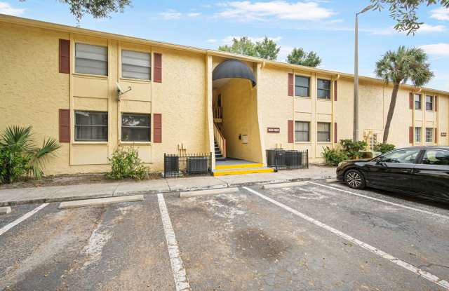 Affordable 3/2 in the Heart of Town And Country photos photos